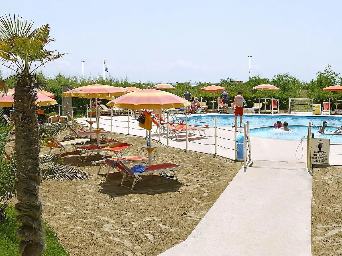 Hotel Bertha Fronte Mare Lido di Jesolo 3*,